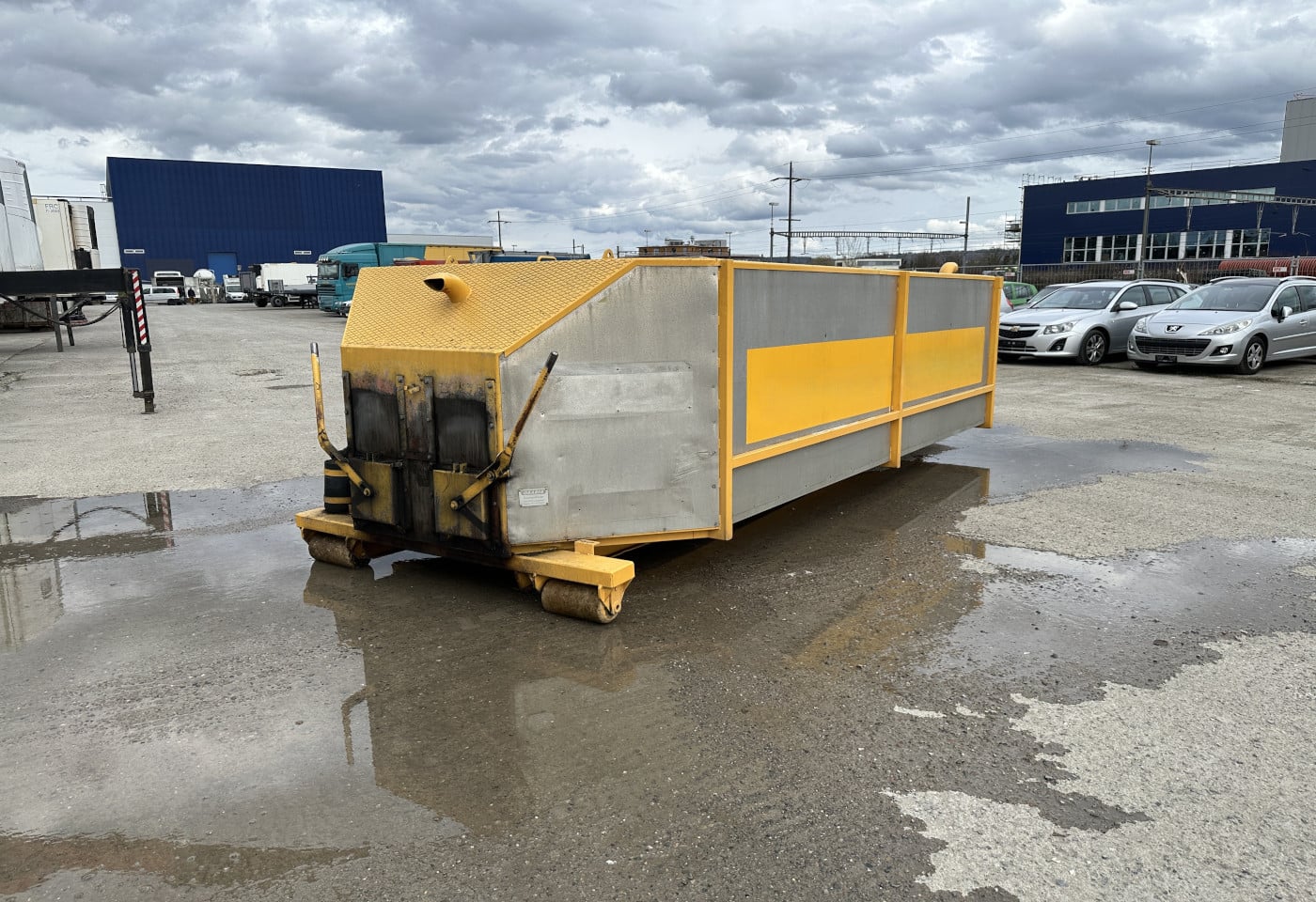 MOTO6625_2847763 vehicle image