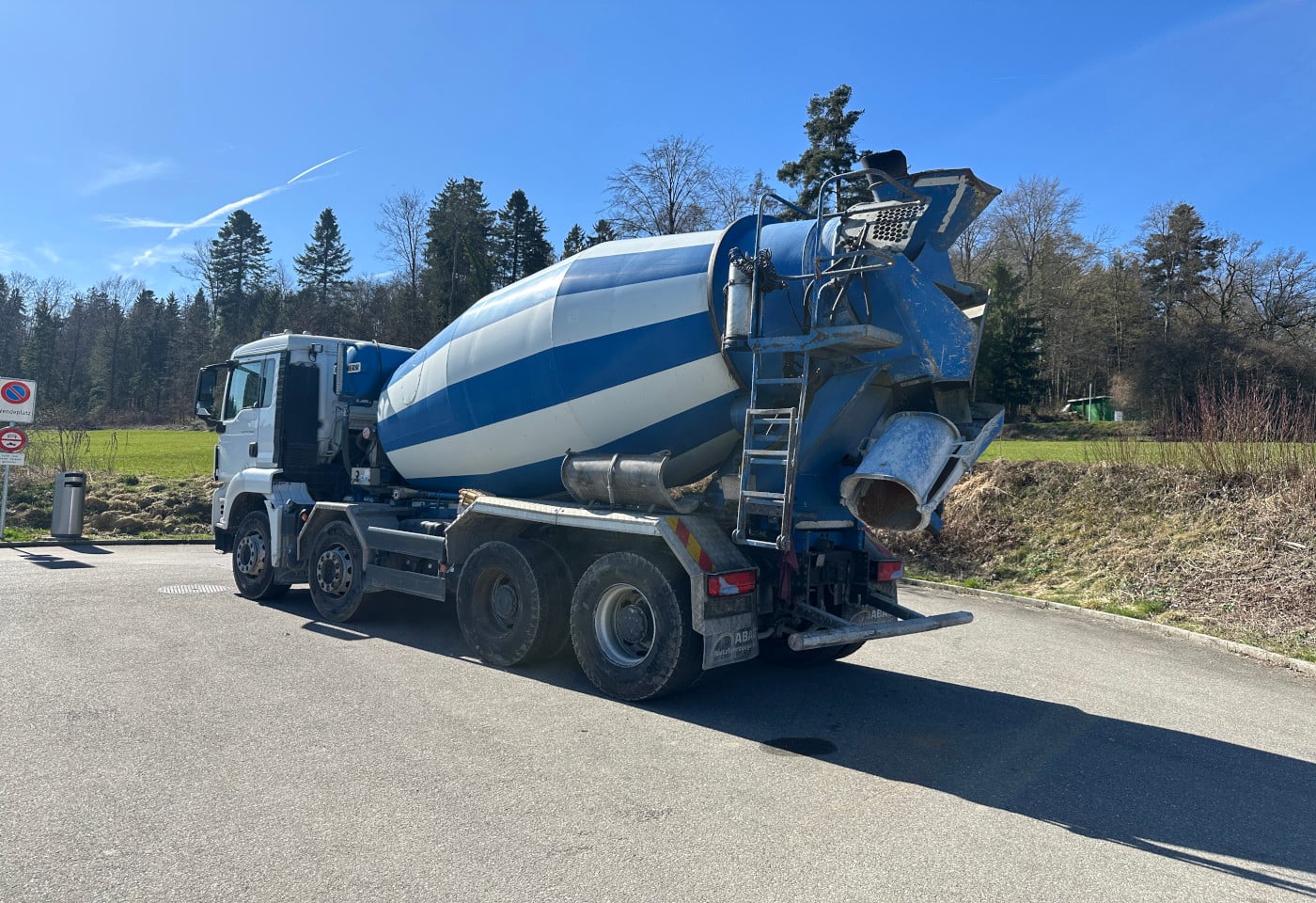 MOTO6625_2849018 vehicle image