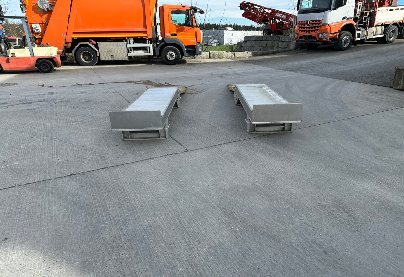 MOTO6625_2851987 vehicle image