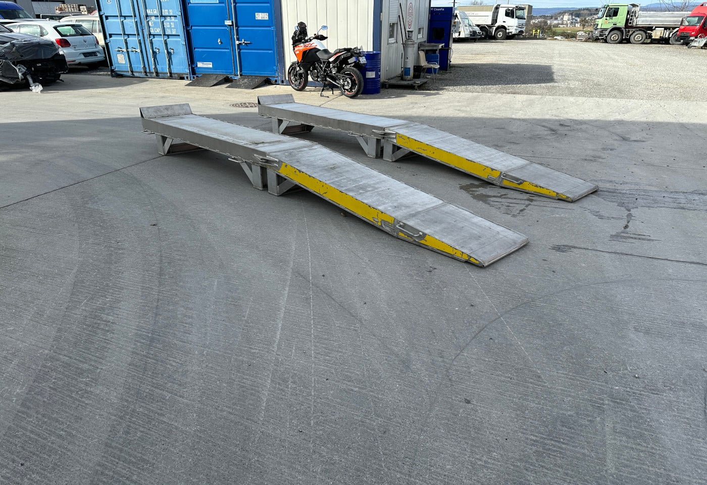 MOTO6625_2851987 vehicle image