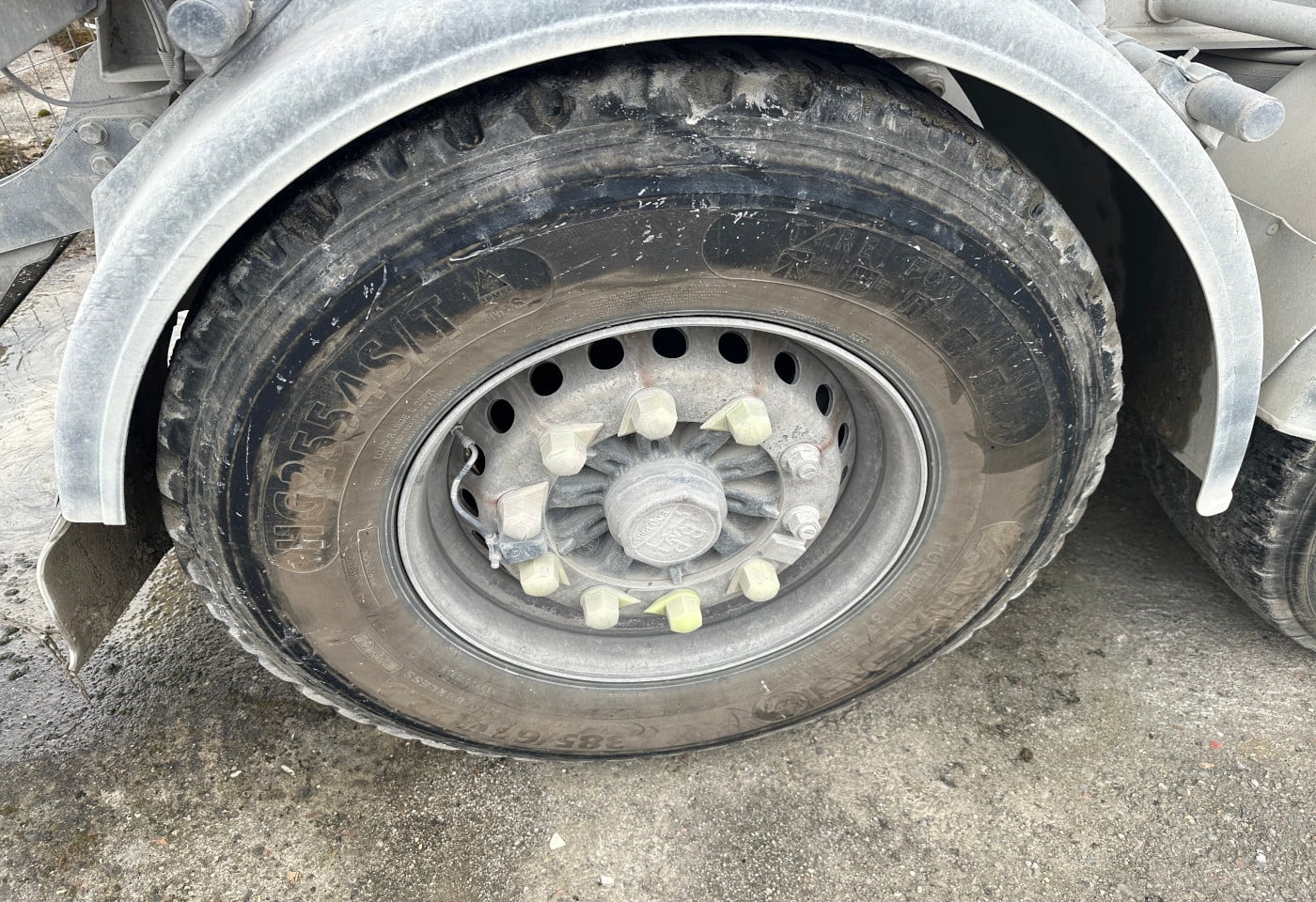 MOTO6625_2851996 vehicle image