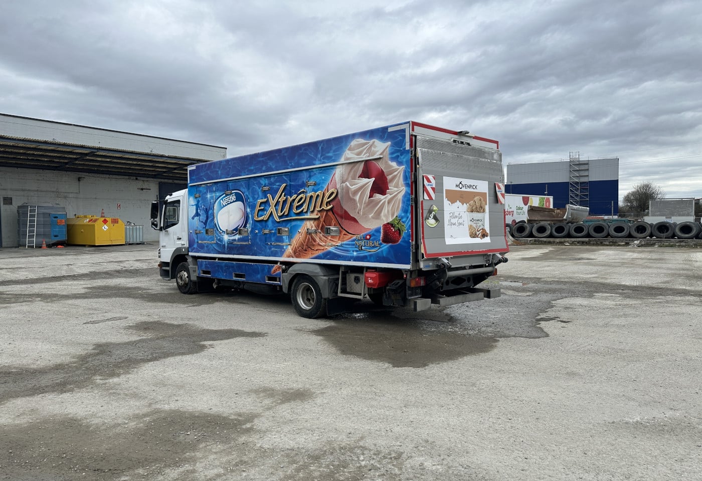 MOTO6625_2853142 vehicle image