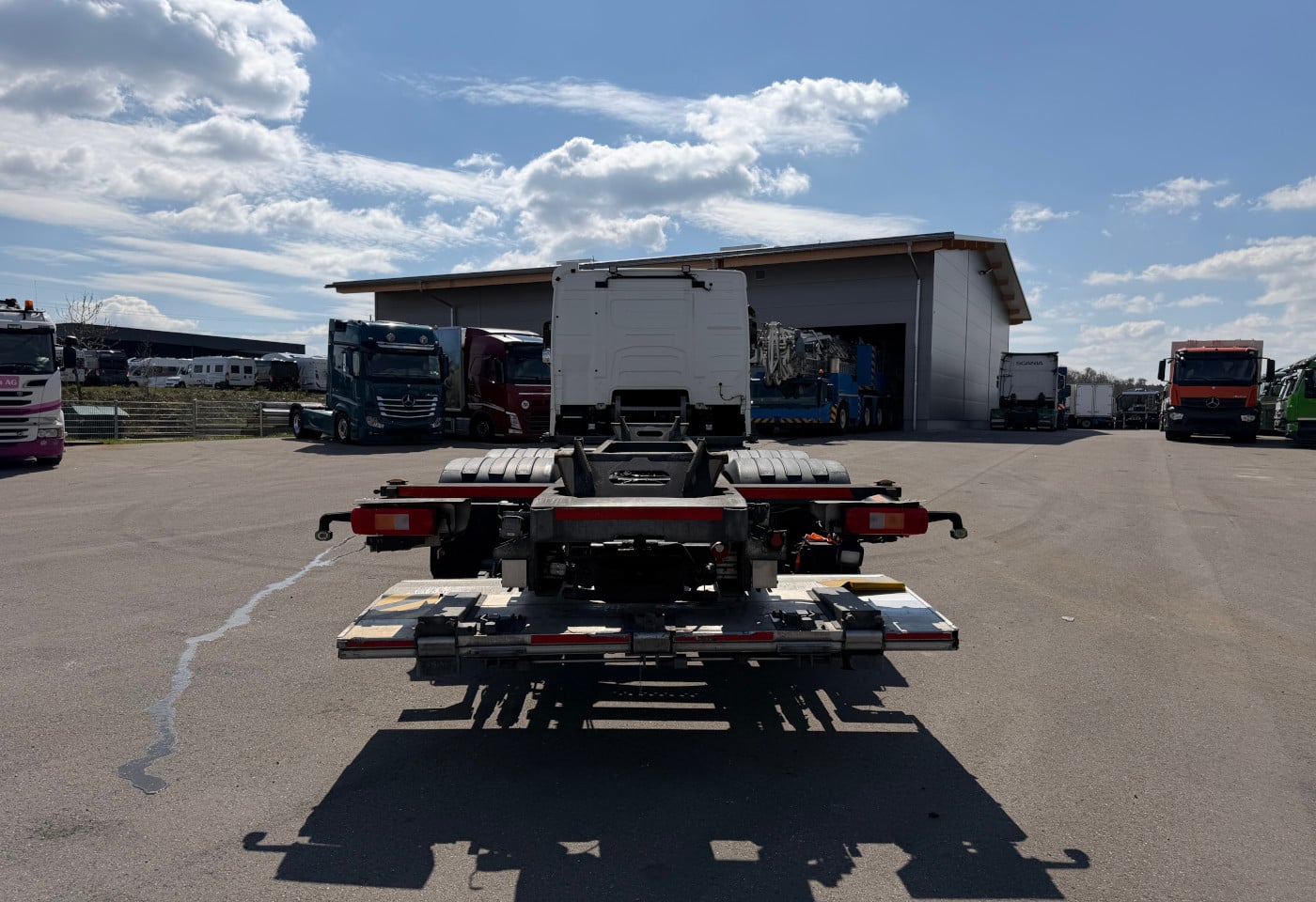 MOTO6625_2878834 vehicle image