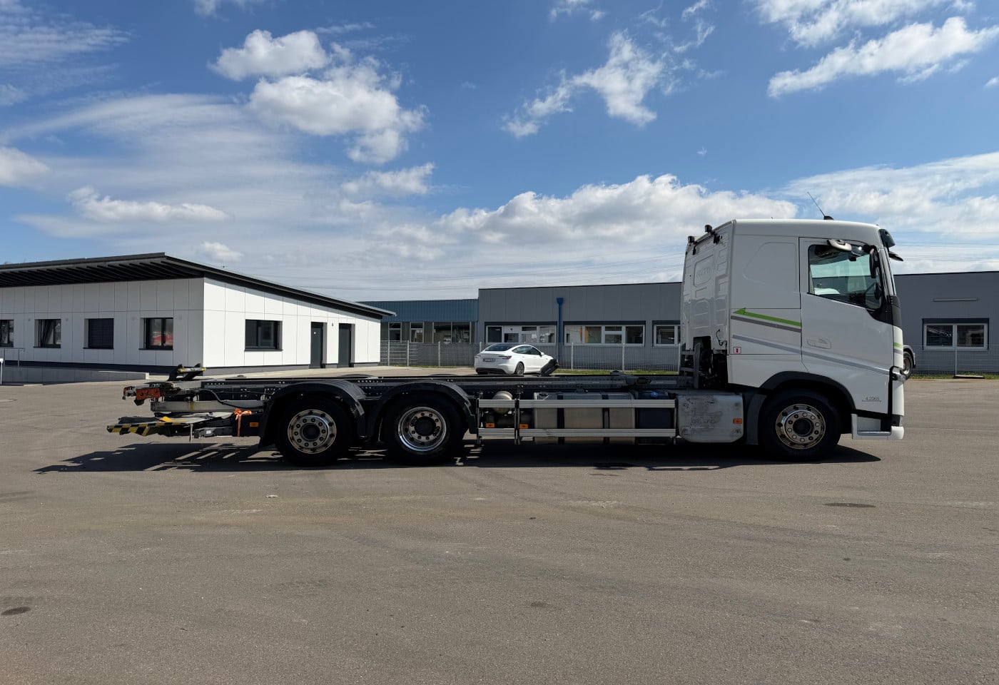 MOTO6625_2878834 vehicle image