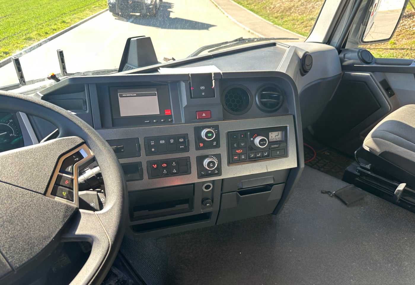 MOTO6625_2877187 vehicle image