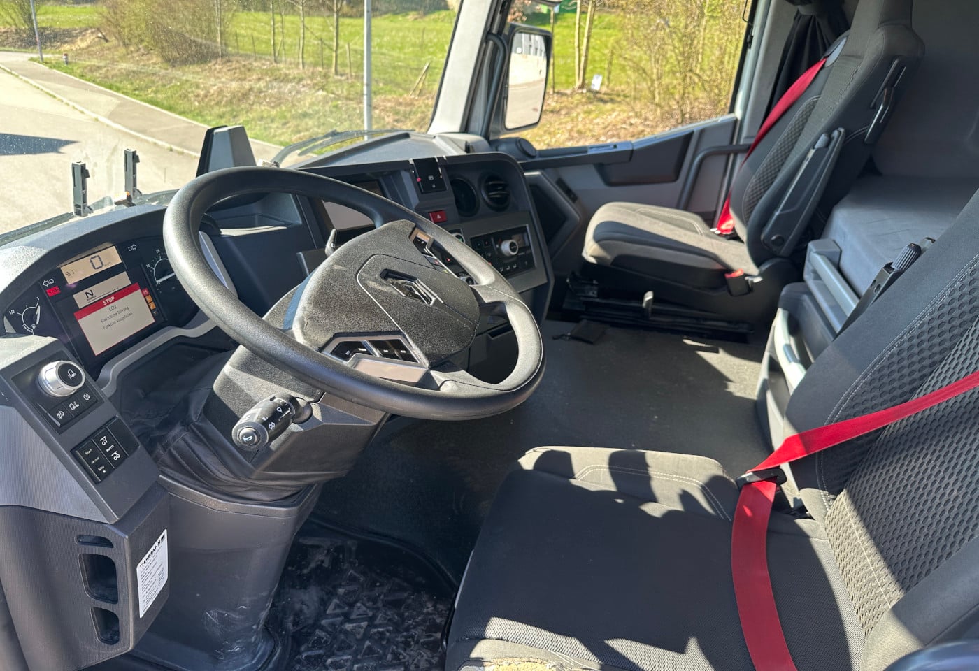 MOTO6625_2877187 vehicle image