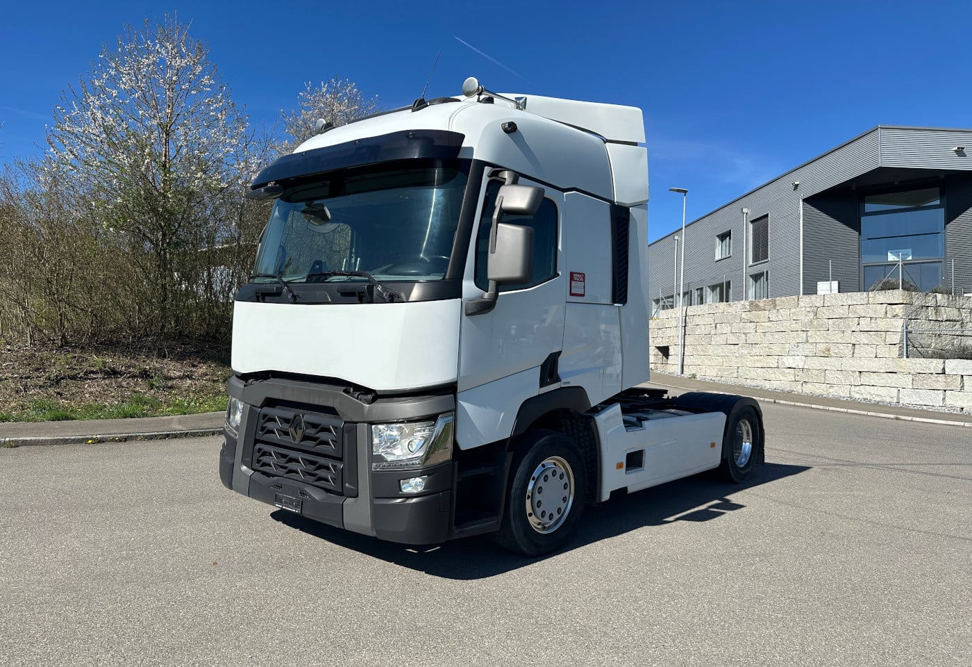 MOTO6625_2877426 vehicle image