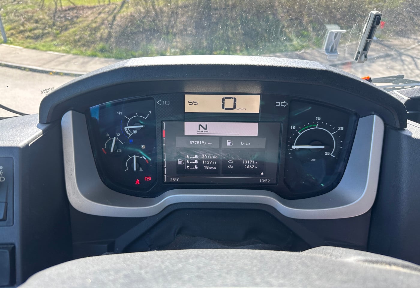 MOTO6625_2878828 vehicle image