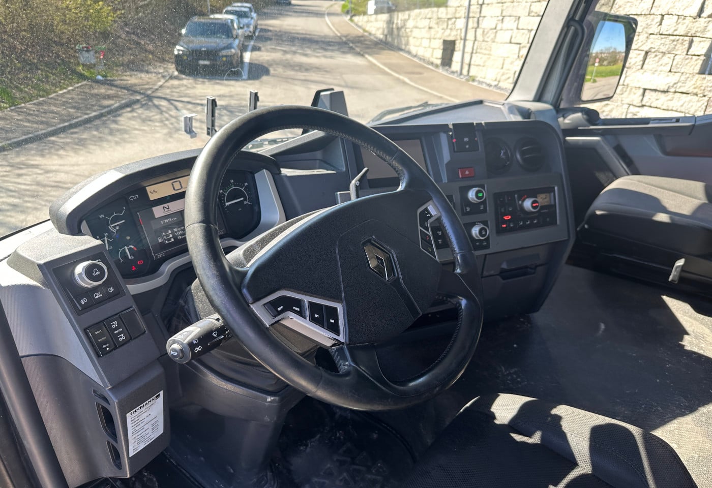 MOTO6625_2878828 vehicle image