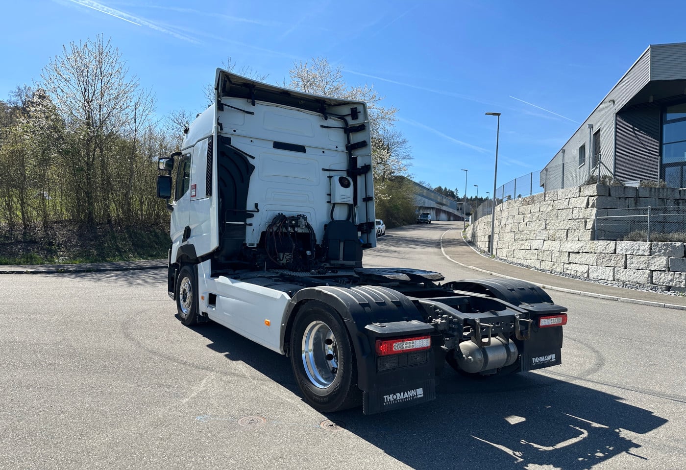 MOTO6625_2878828 vehicle image