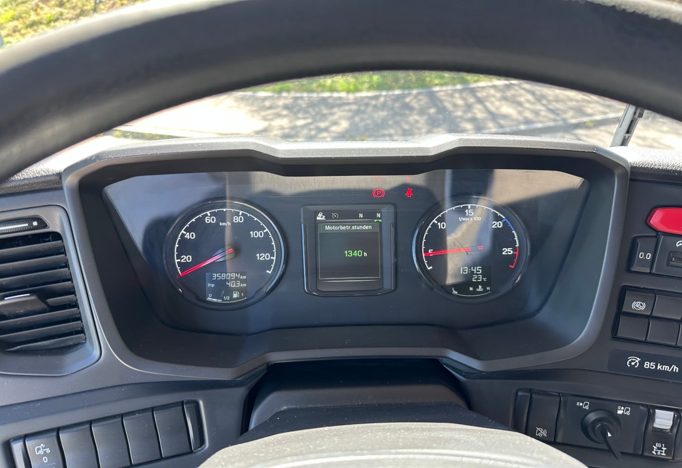 MOTO6625_2880518 vehicle image