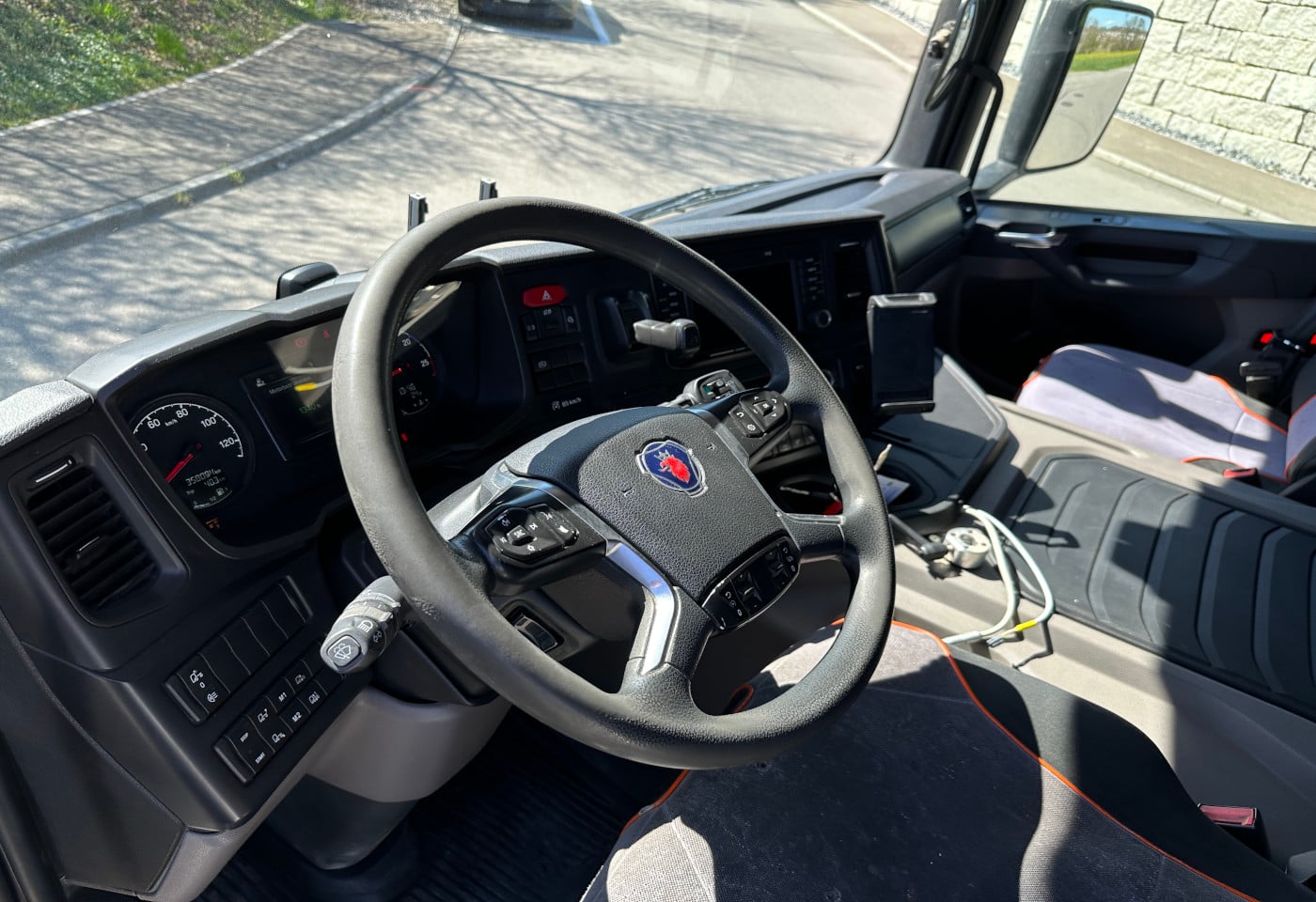 MOTO6625_2880518 vehicle image