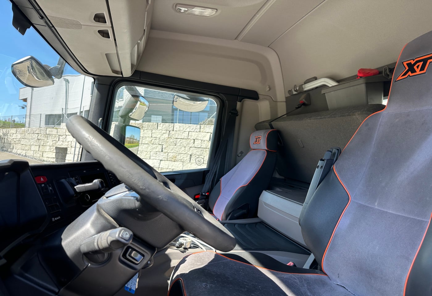 MOTO6625_2880518 vehicle image