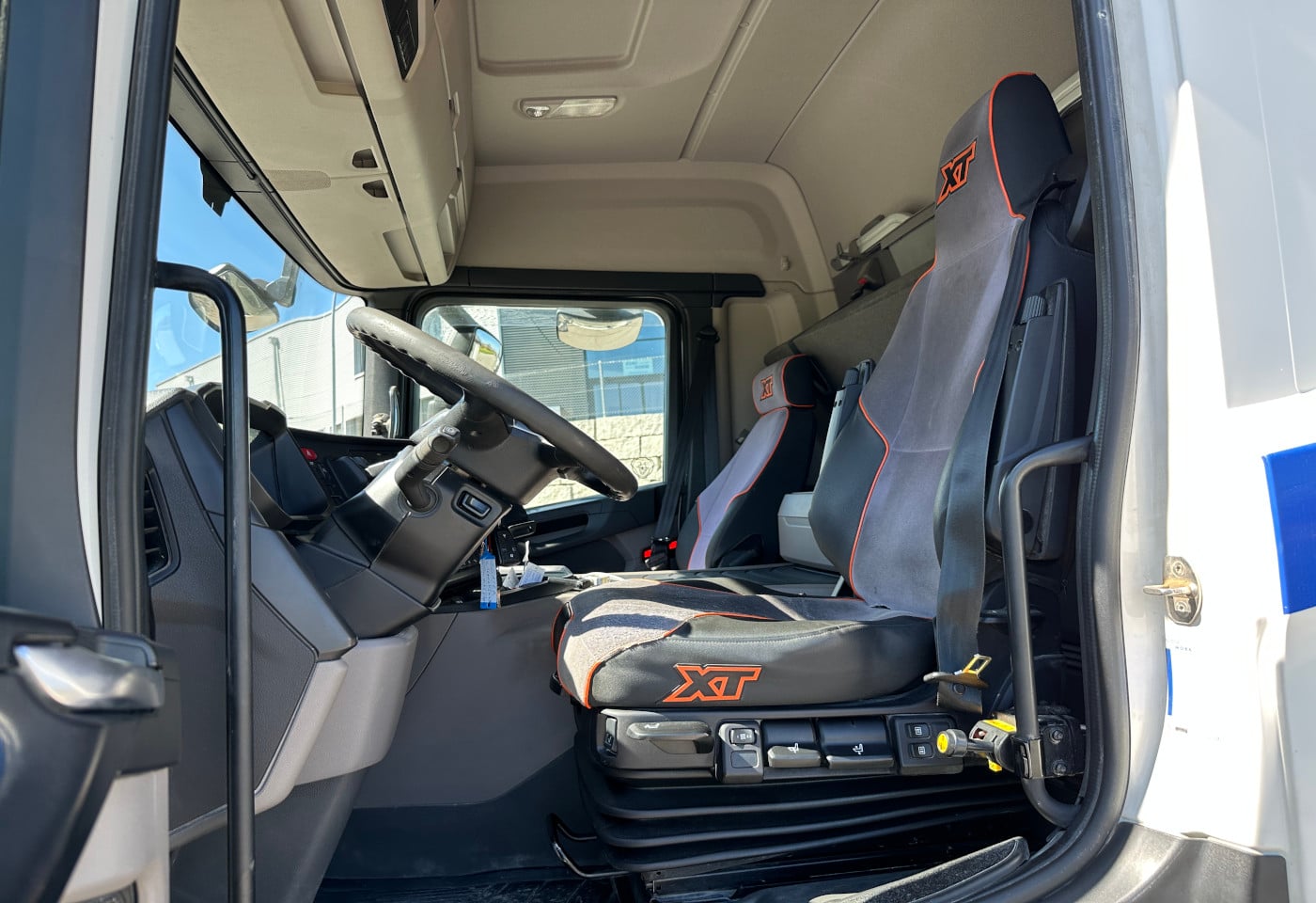 MOTO6625_2880518 vehicle image