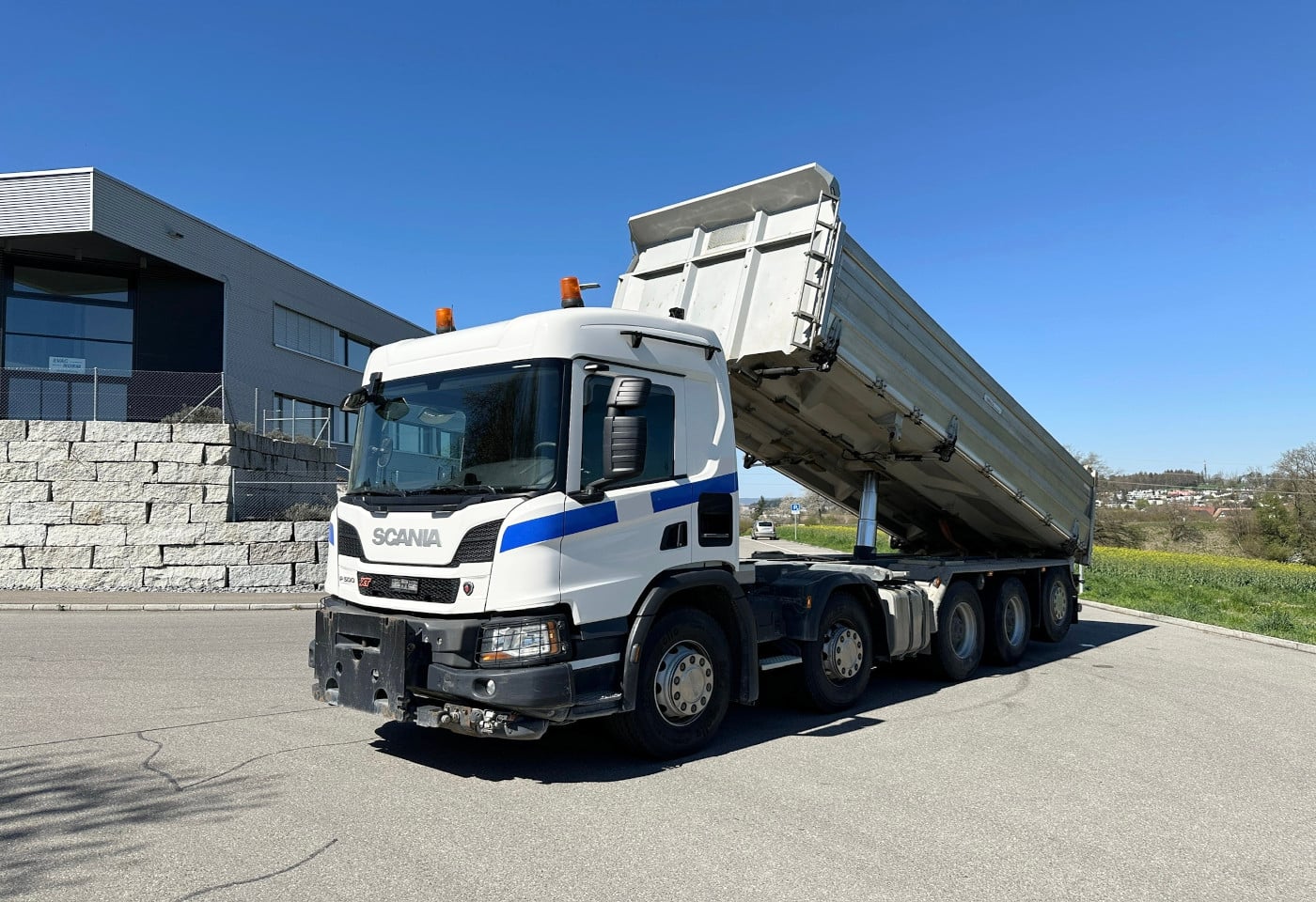 MOTO6625_2880518 vehicle image