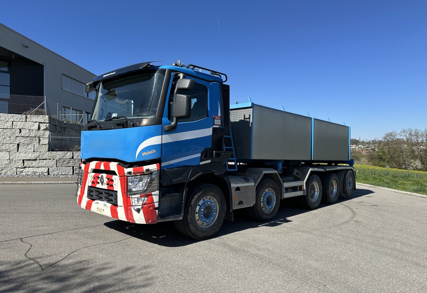 MOTO6625_2885161 vehicle image