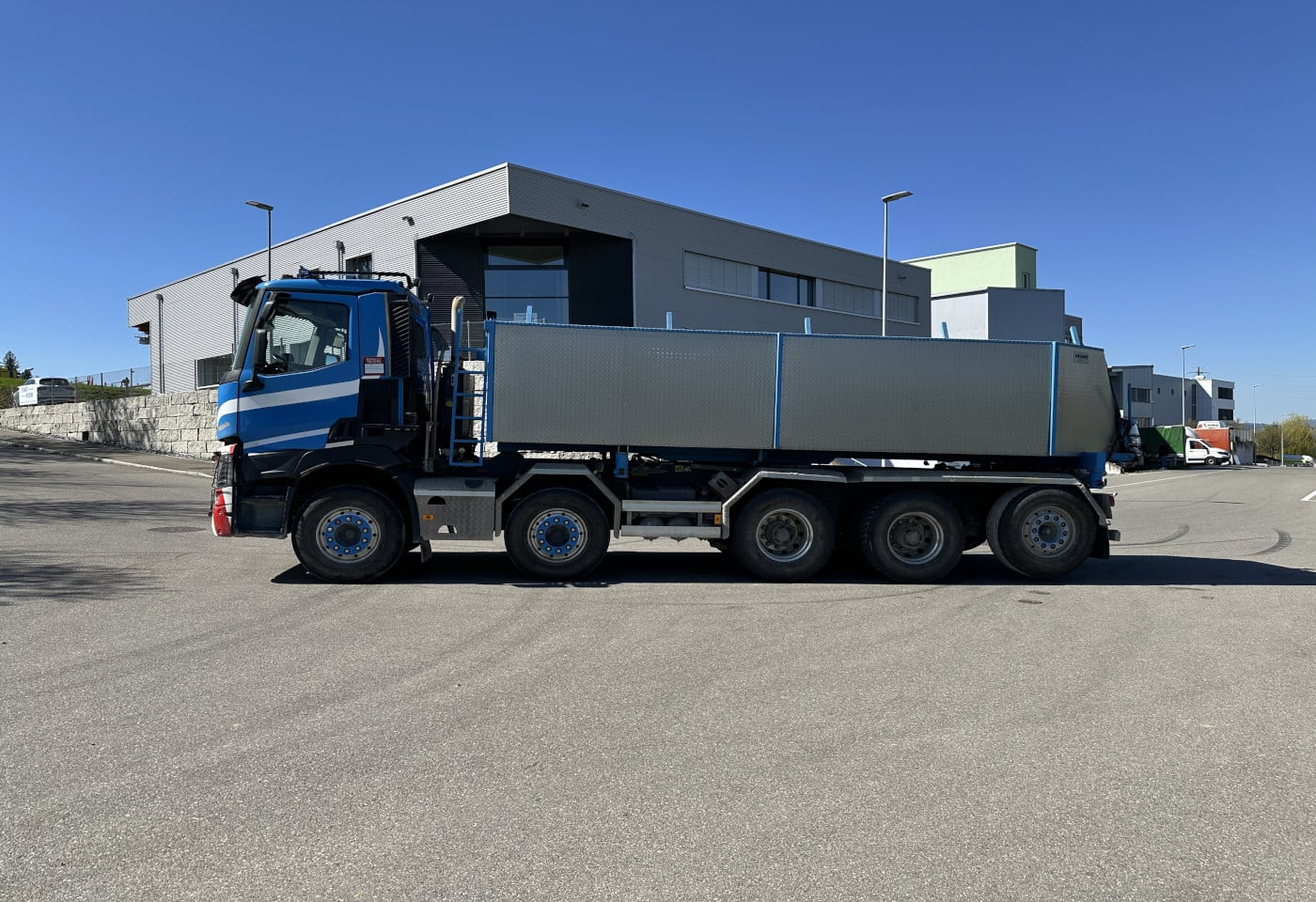 MOTO6625_2885161 vehicle image