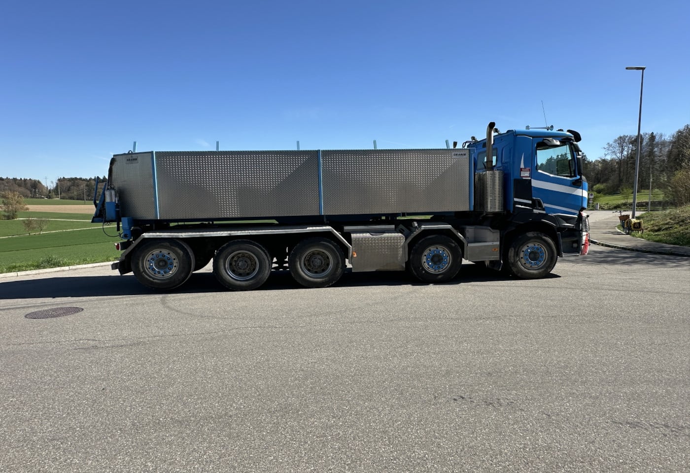 MOTO6625_2885161 vehicle image