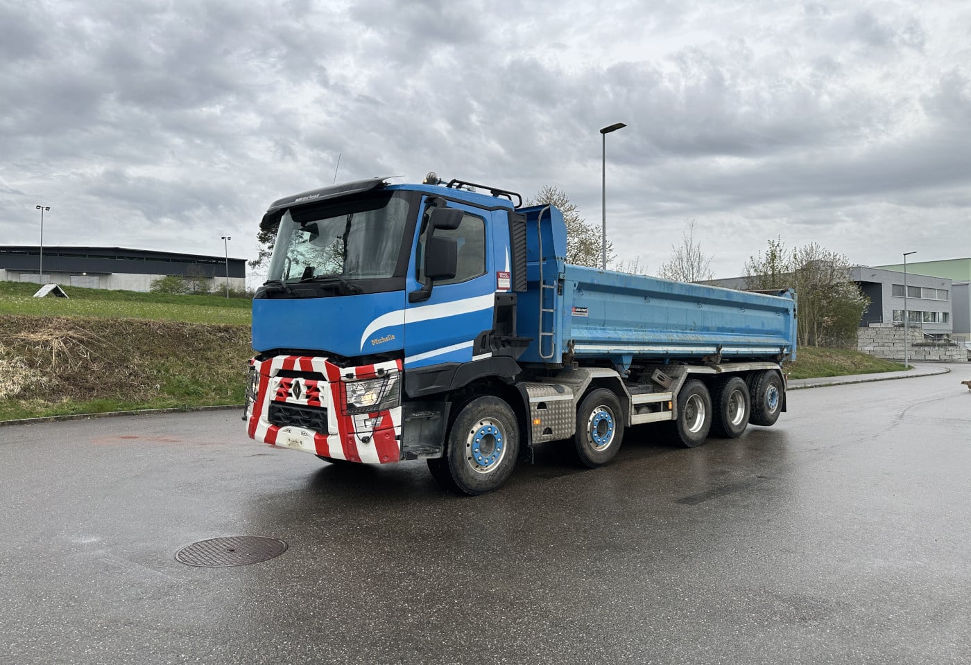 MOTO6625_2885161 vehicle image