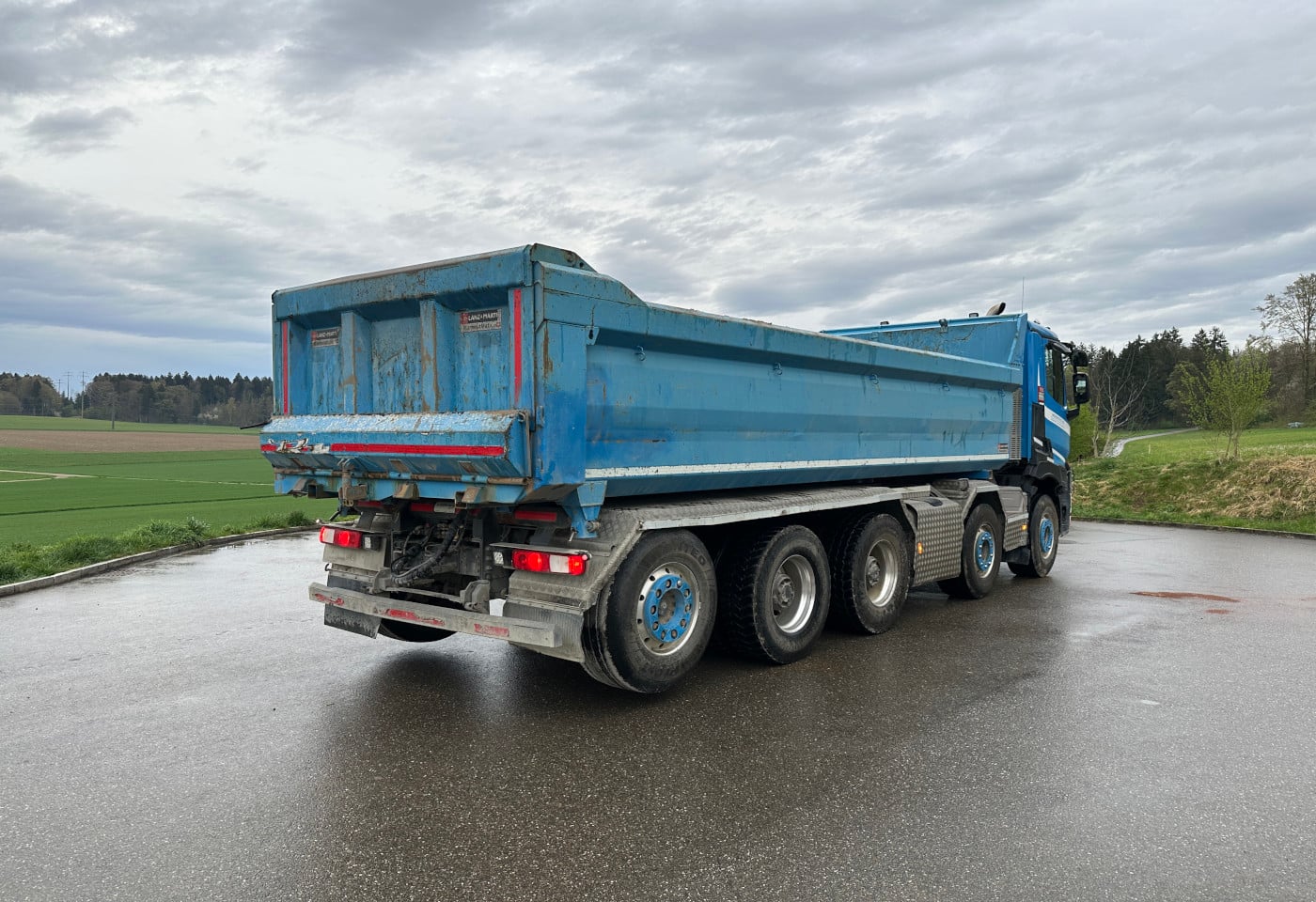 MOTO6625_2885161 vehicle image