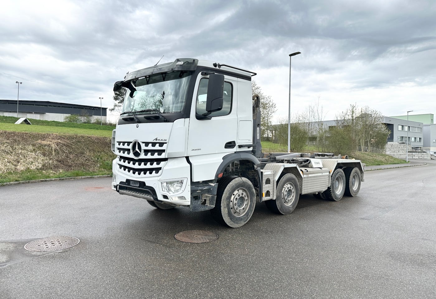 MOTO6625_2880037 vehicle image