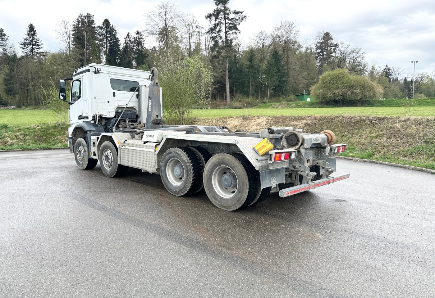 MOTO6625_2880037 vehicle image