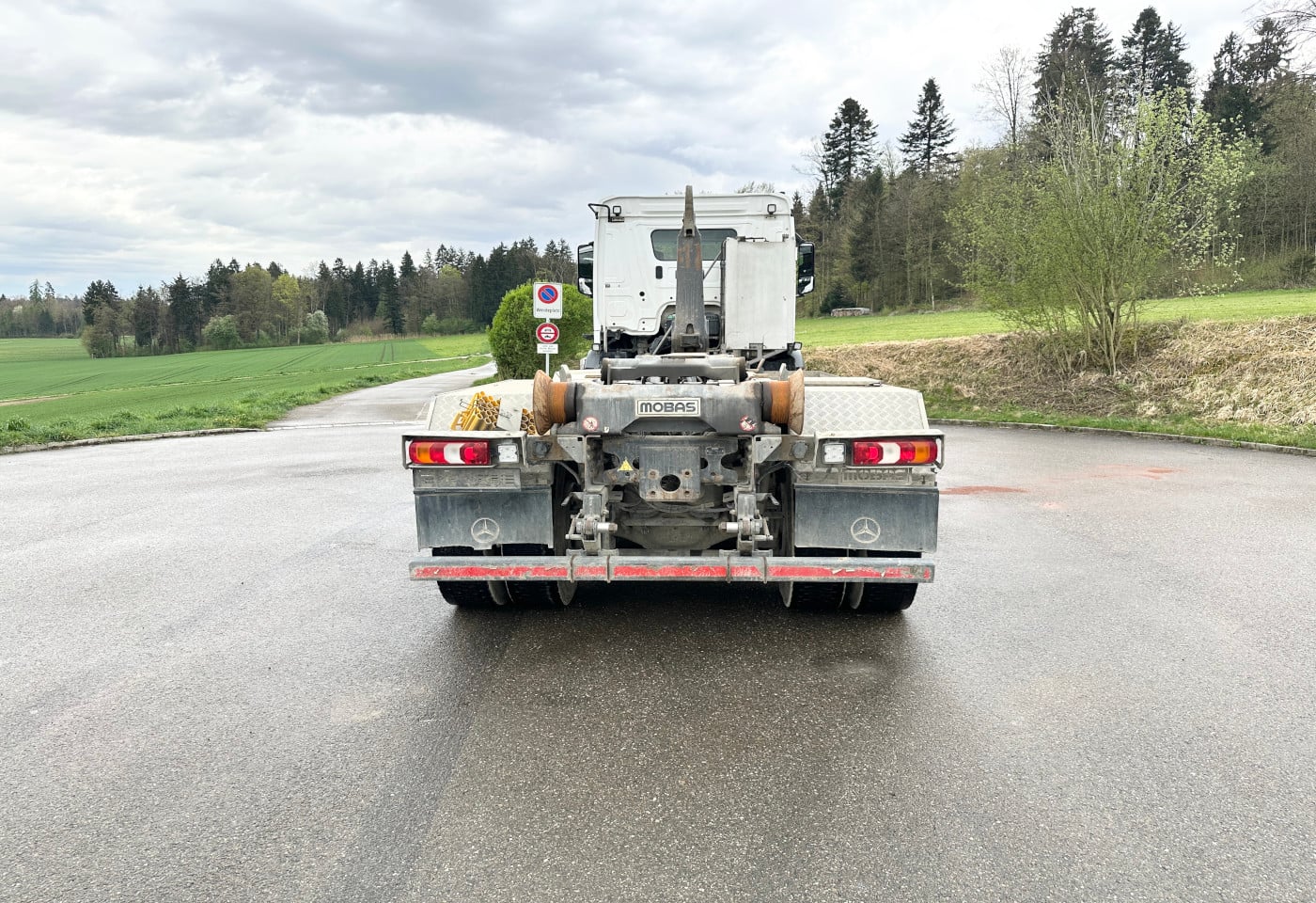 MOTO6625_2880037 vehicle image