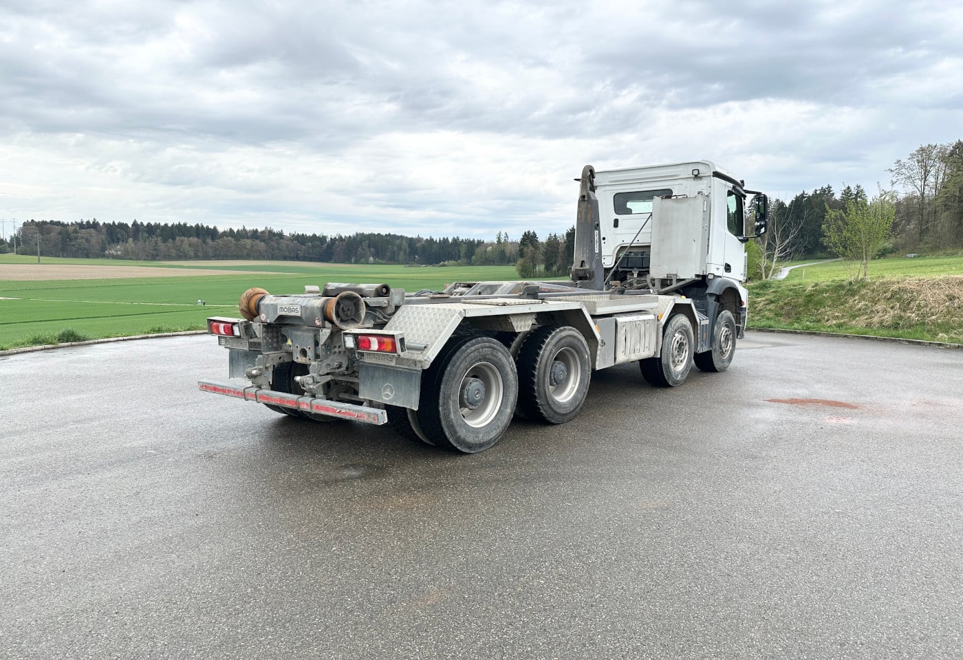 MOTO6625_2880037 vehicle image