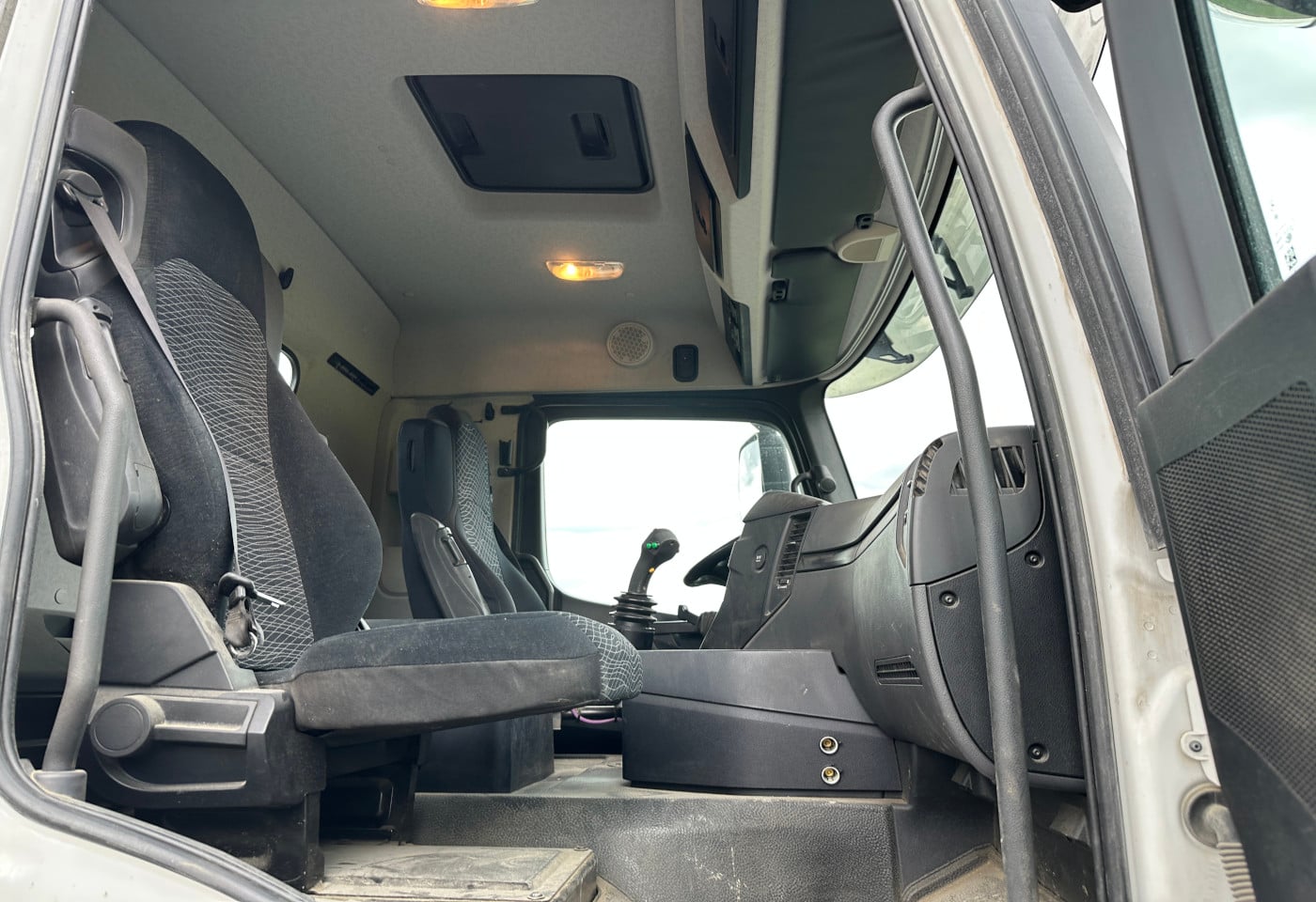 MOTO6625_2880037 vehicle image