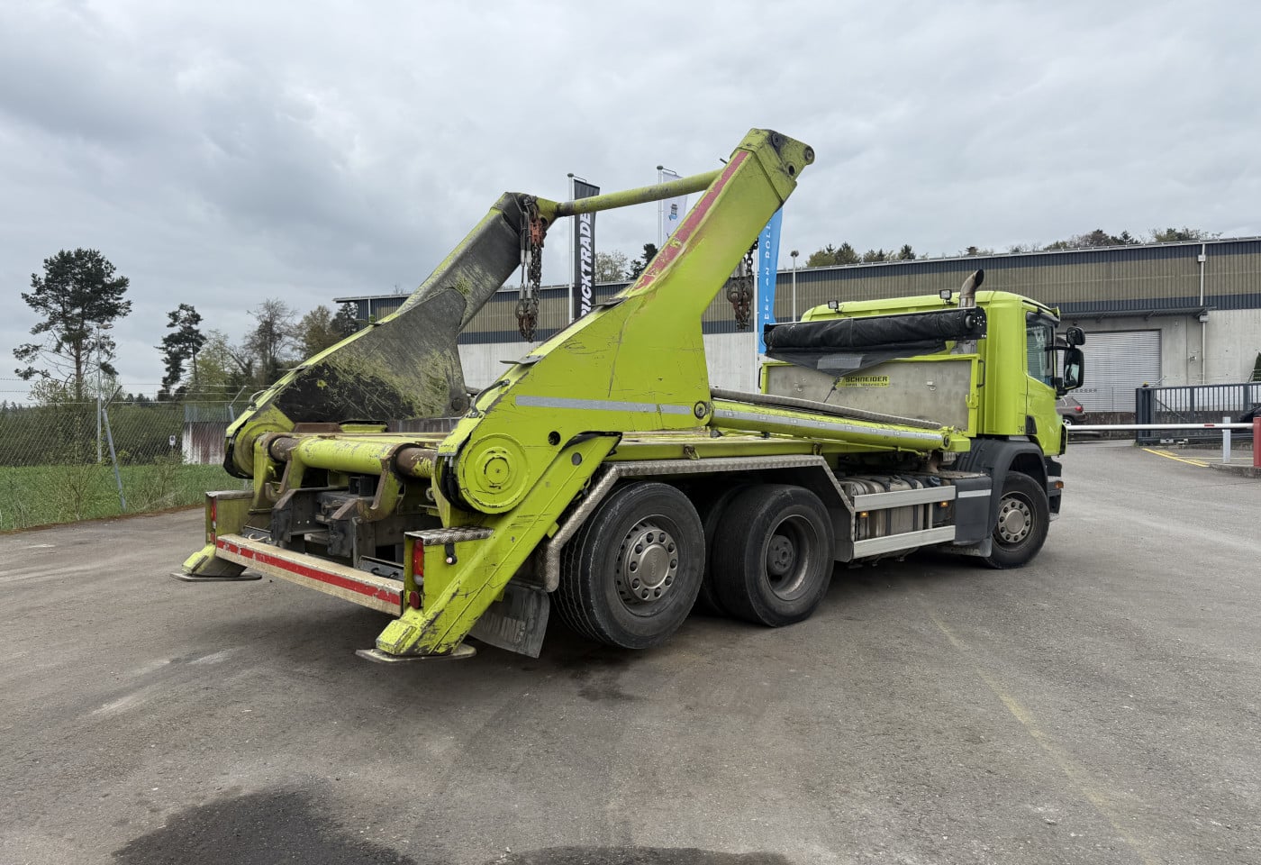 MOTO6625_2885403 vehicle image