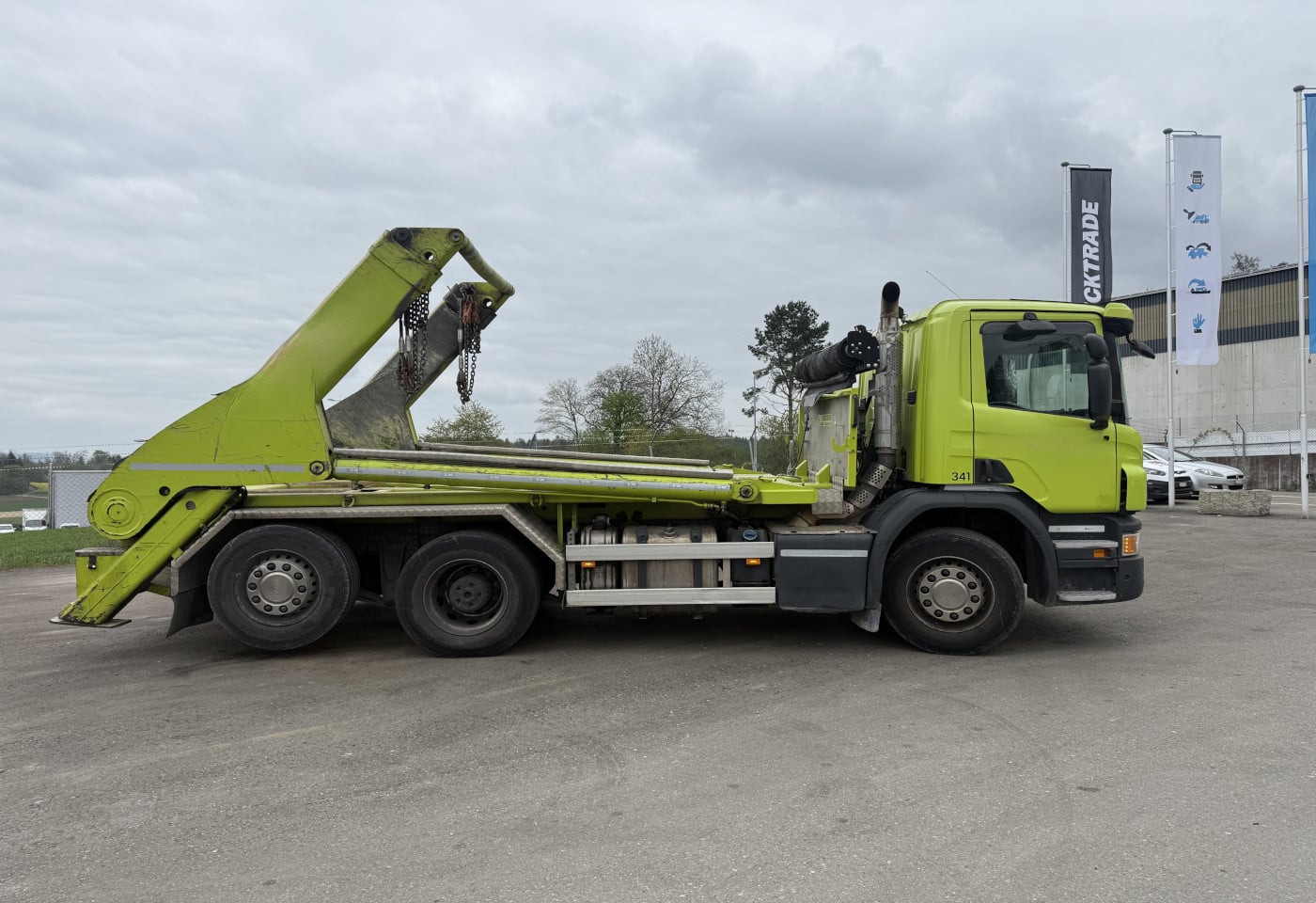 MOTO6625_2885403 vehicle image