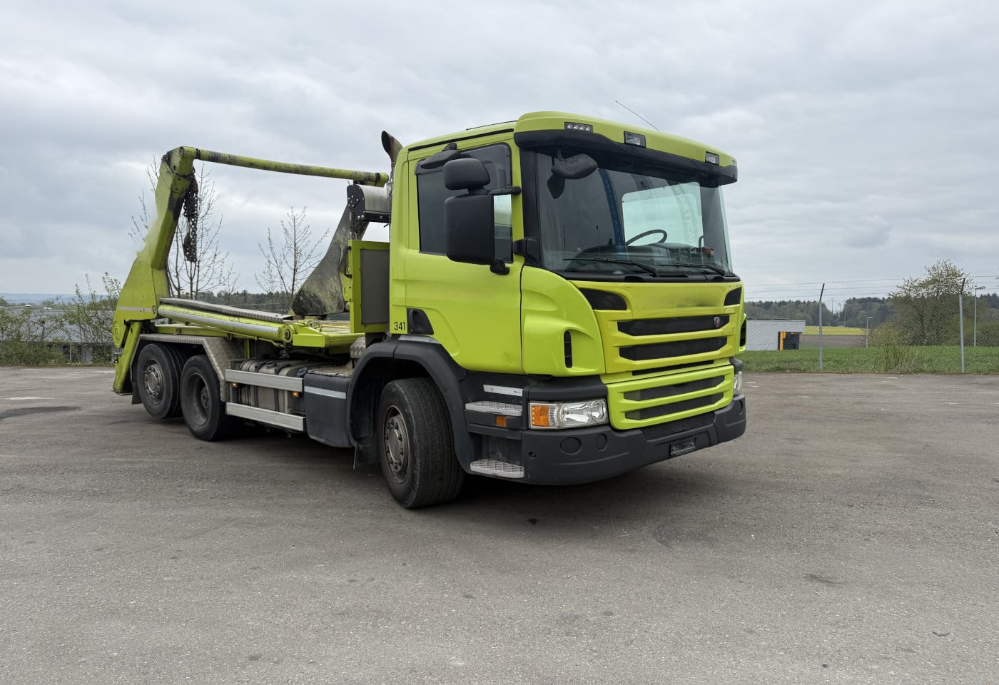 MOTO6625_2885403 vehicle image