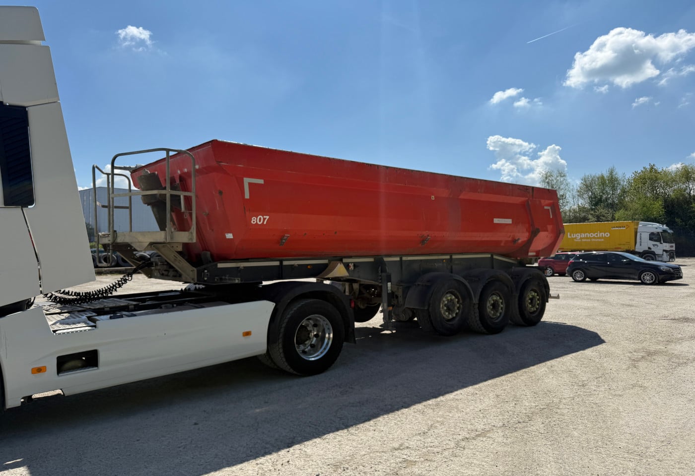 MOTO6625_2889774 vehicle image