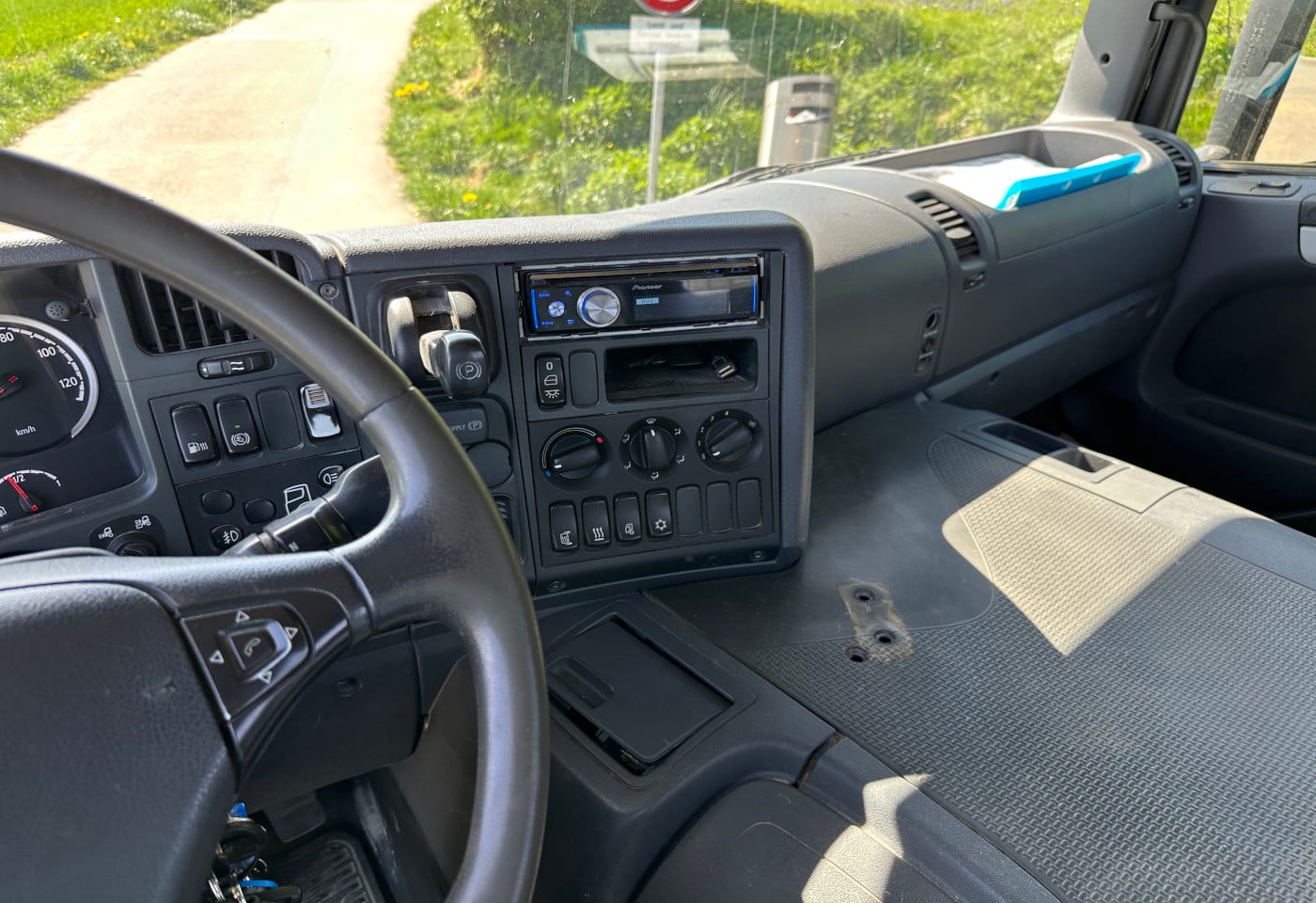 MOTO6625_2890225 vehicle image