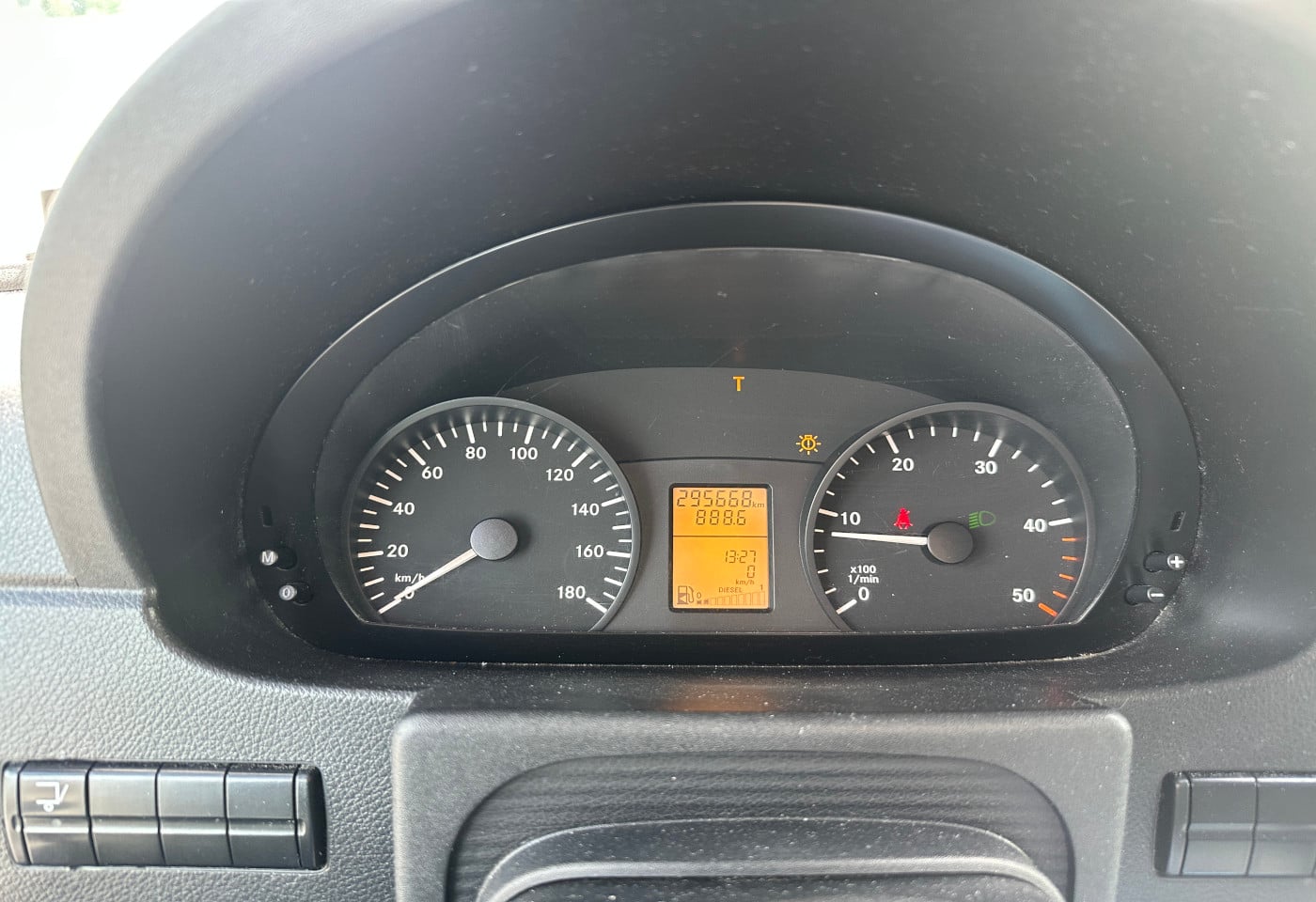 MOTO6625_2890600 vehicle image