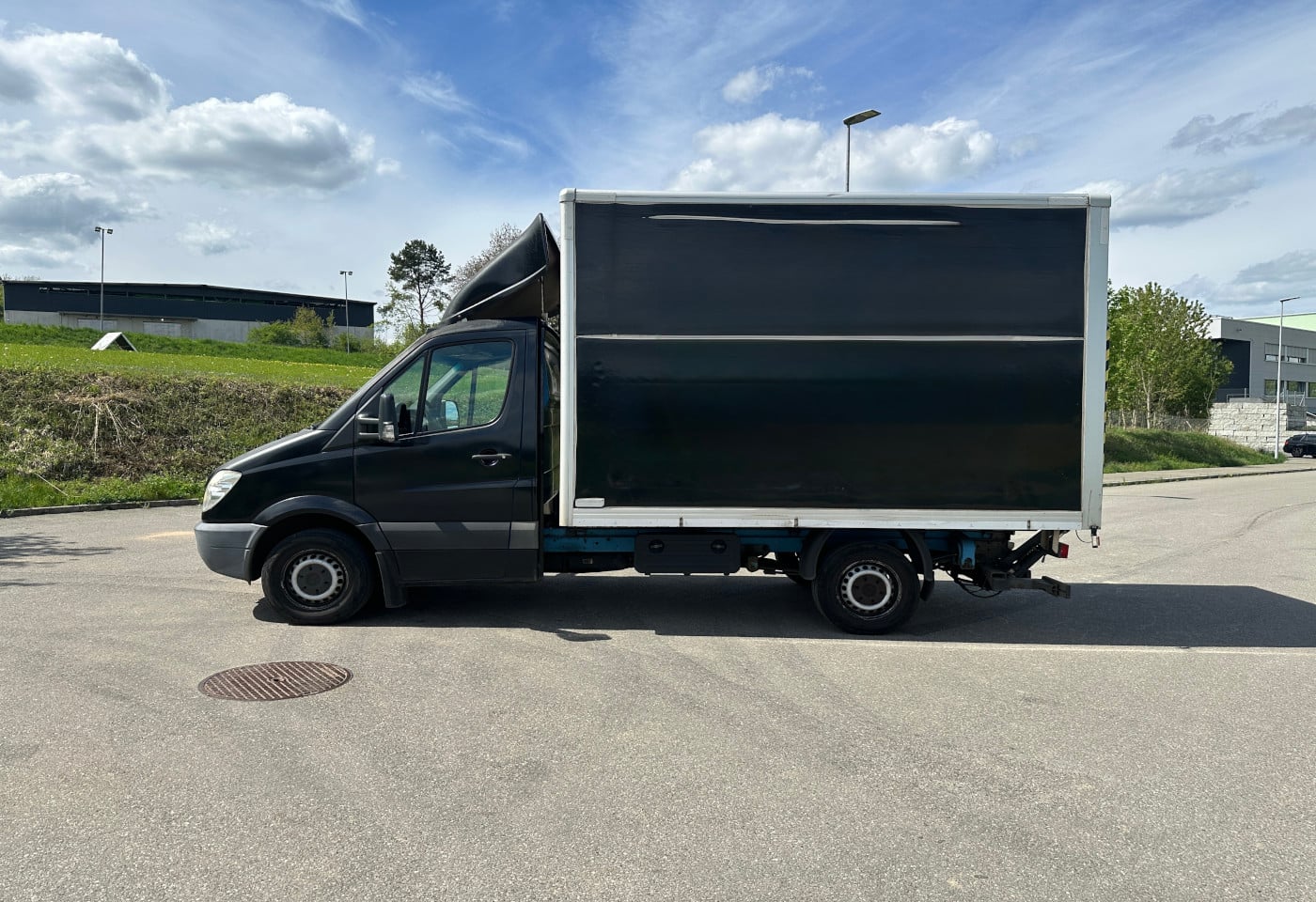 MOTO6625_2890600 vehicle image