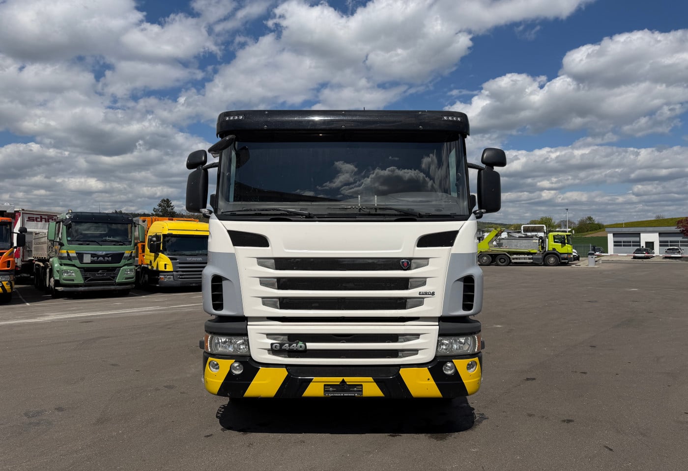 MOTO6625_2891092 vehicle image