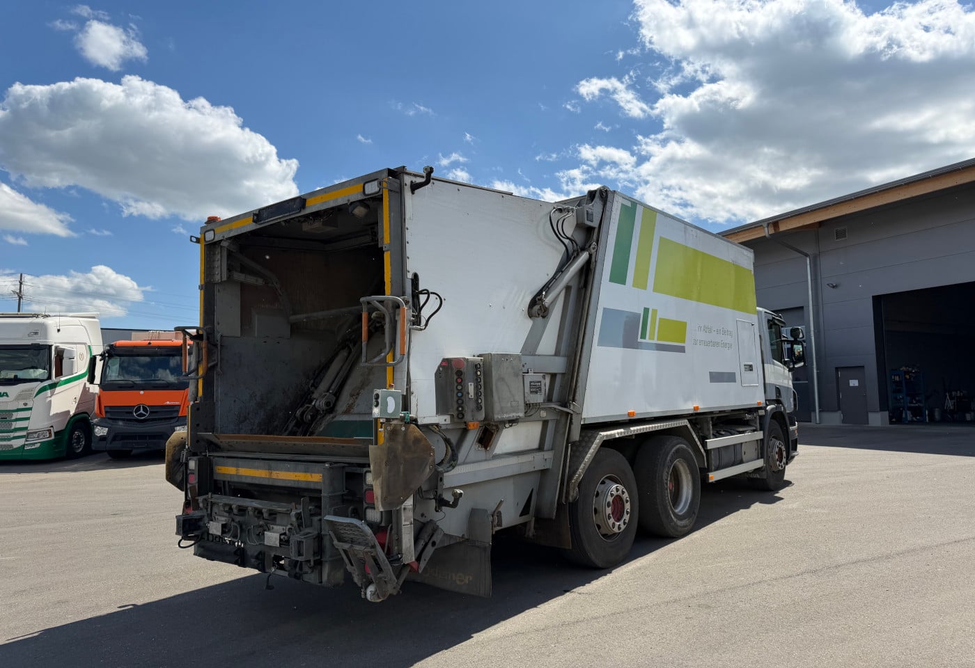 MOTO6625_2891091 vehicle image