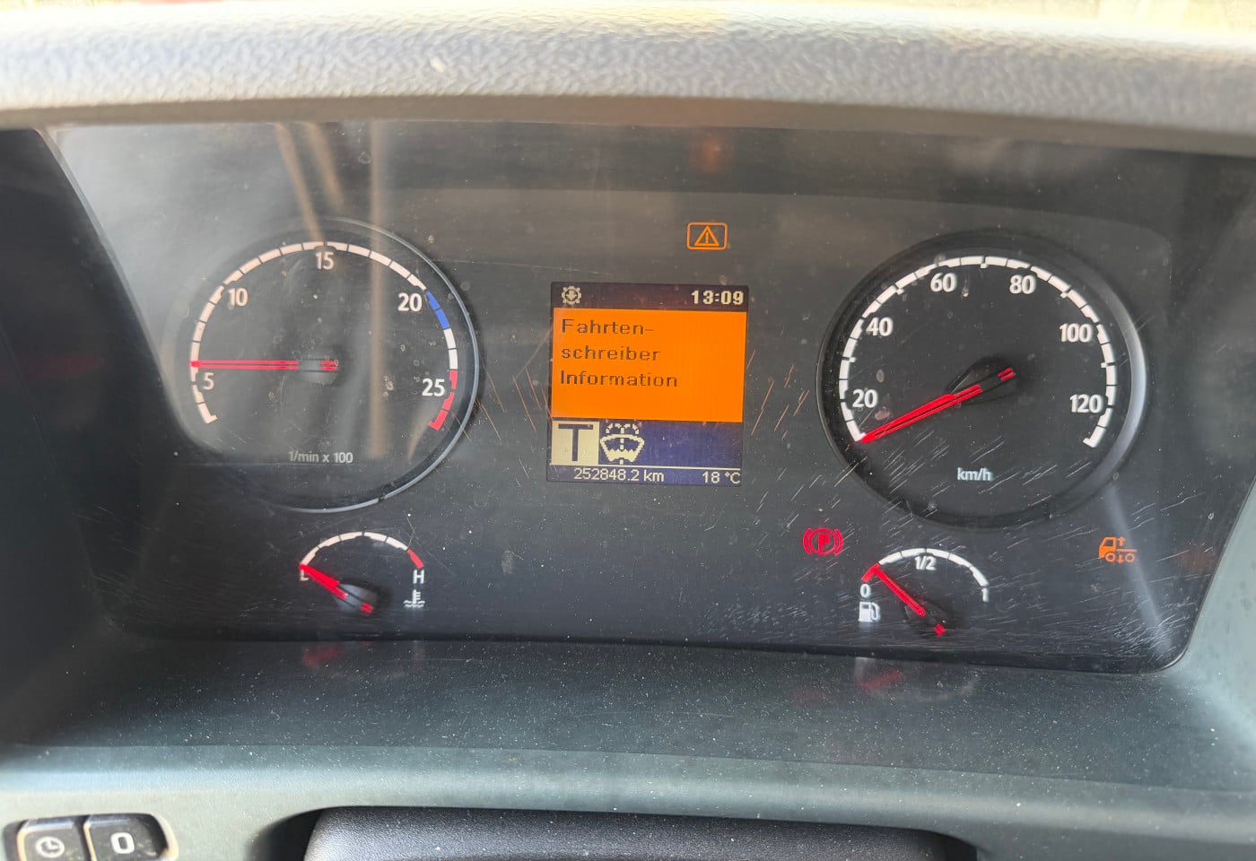 MOTO6625_2891091 vehicle image