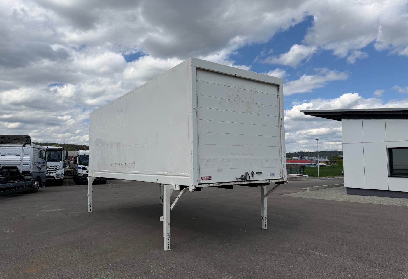 MOTO6625_2892856 vehicle image