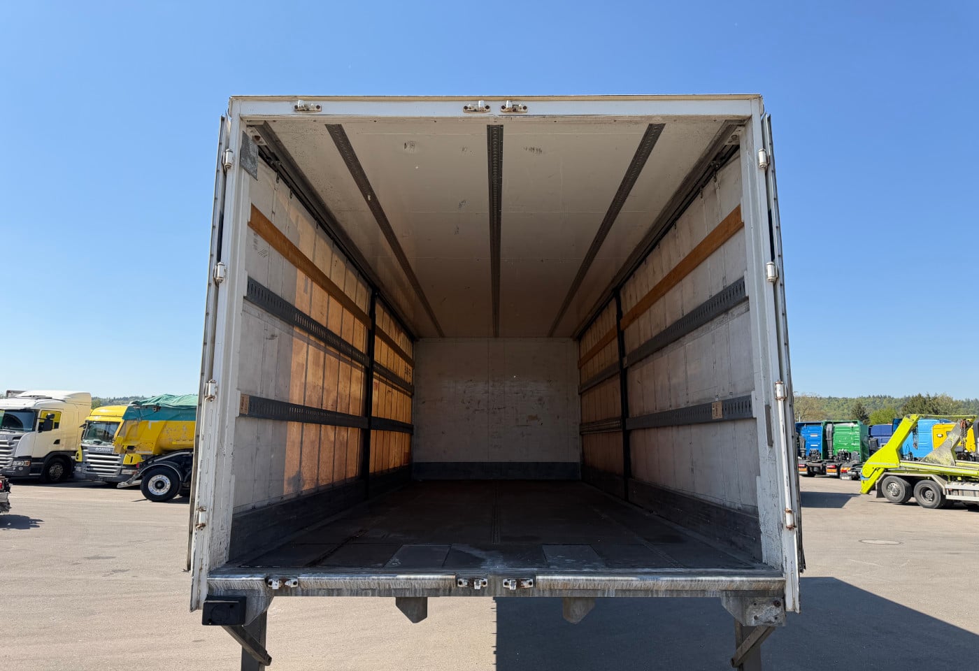 MOTO6625_2892627 vehicle image