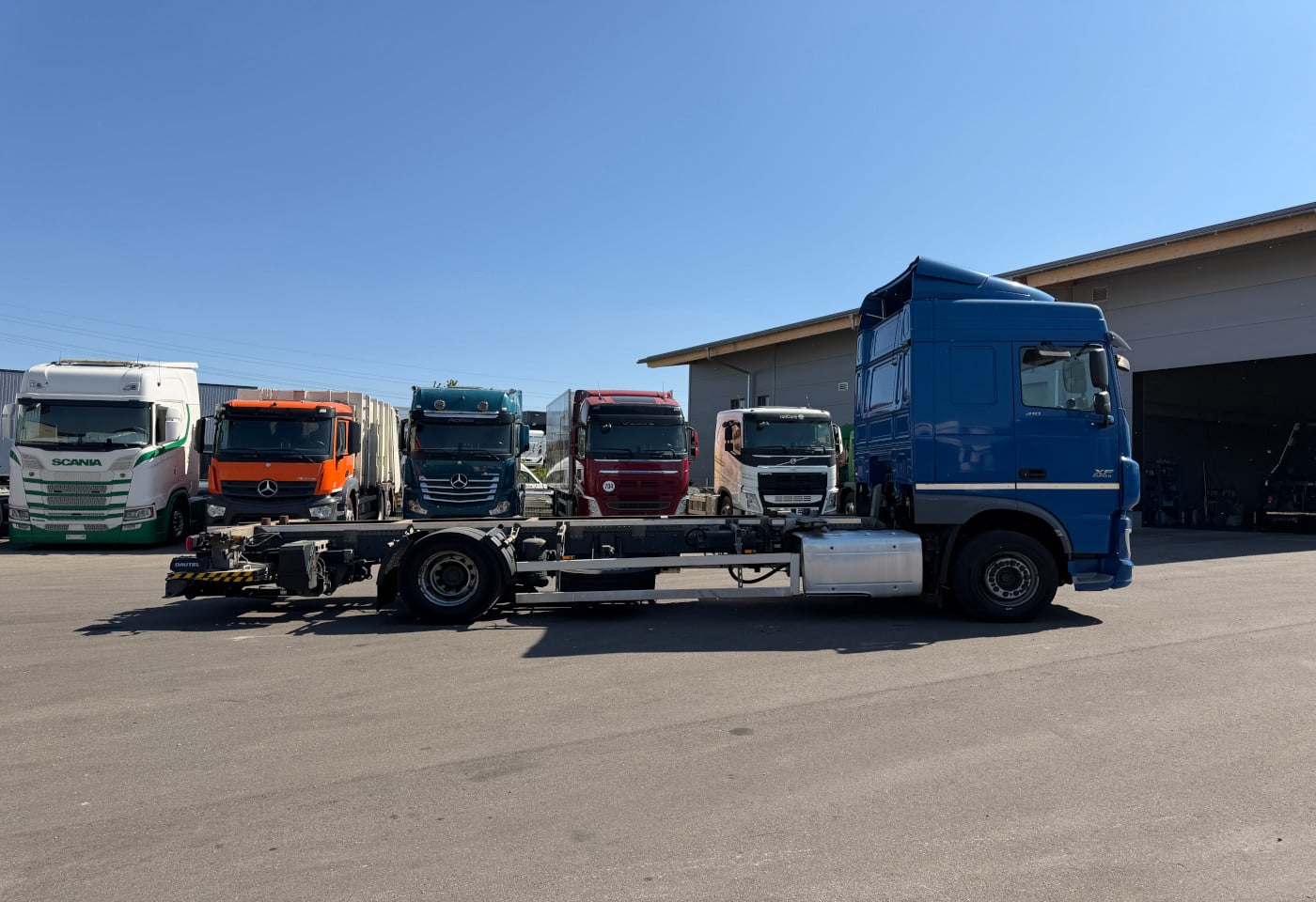 MOTO6625_2892428 vehicle image