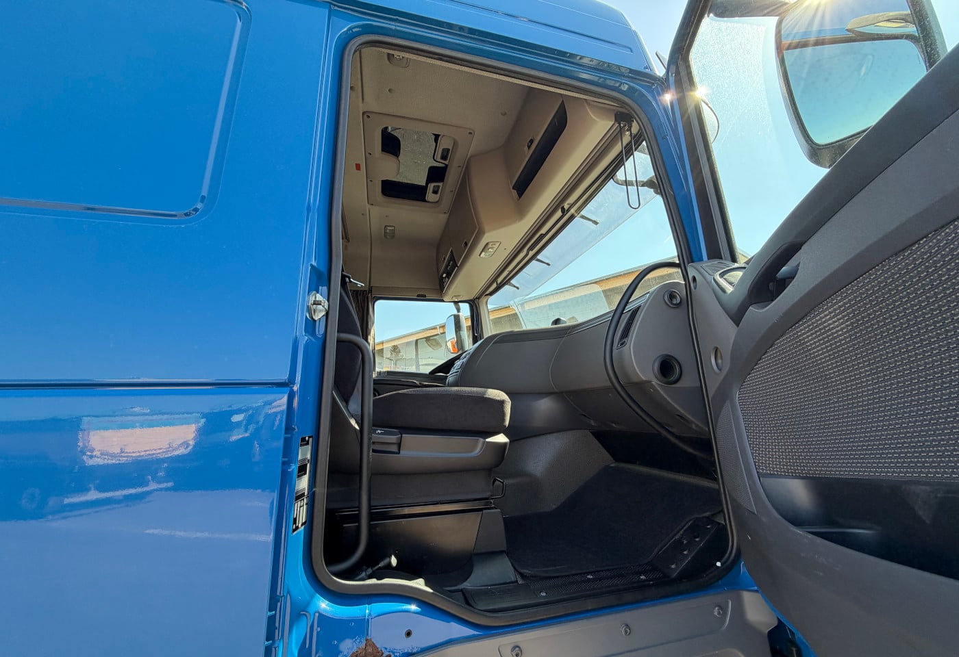 MOTO6625_2892428 vehicle image