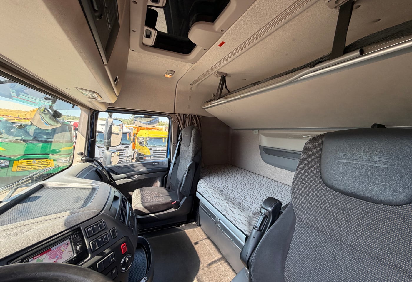 MOTO6625_2892428 vehicle image