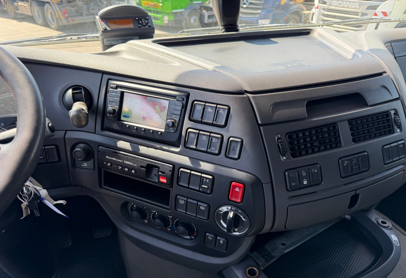 MOTO6625_2892428 vehicle image