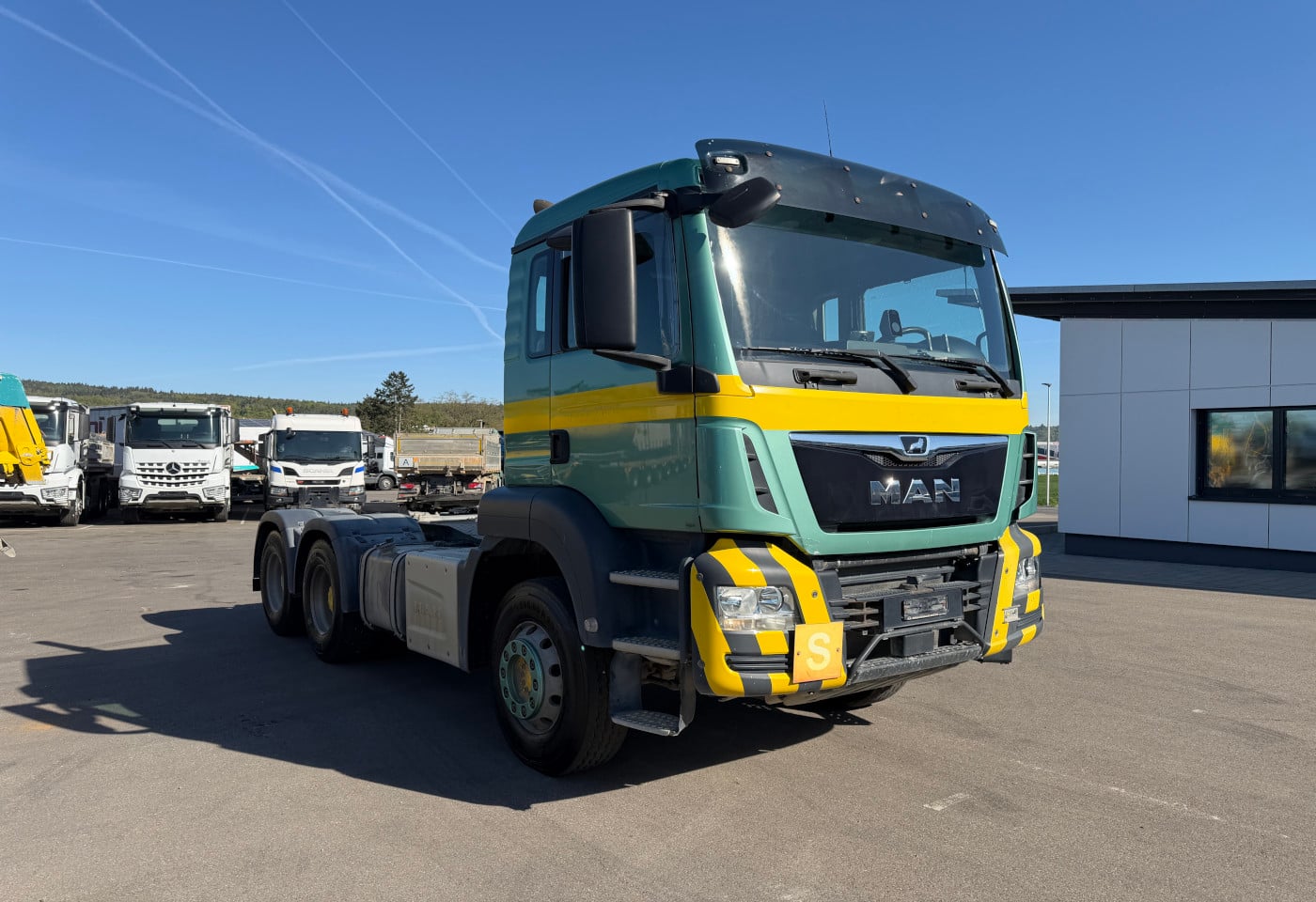 MOTO6625_2894199 vehicle image