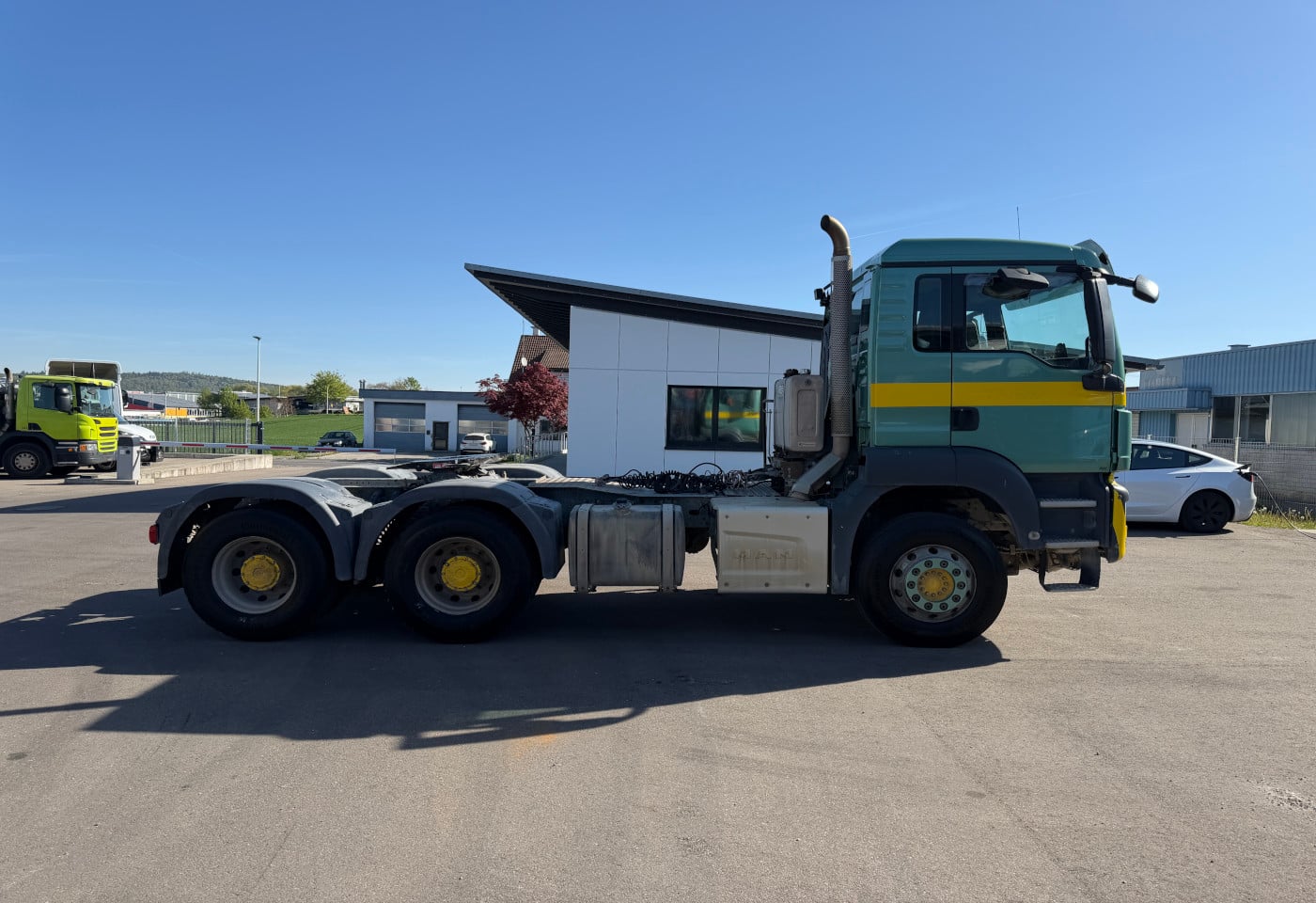 MOTO6625_2894199 vehicle image