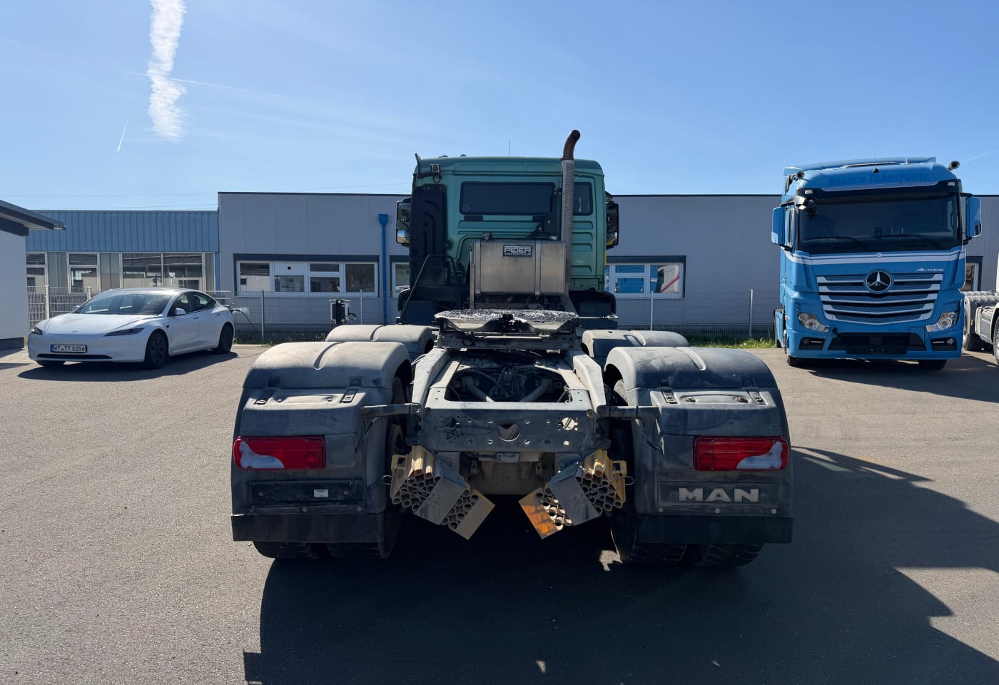 MOTO6625_2894199 vehicle image