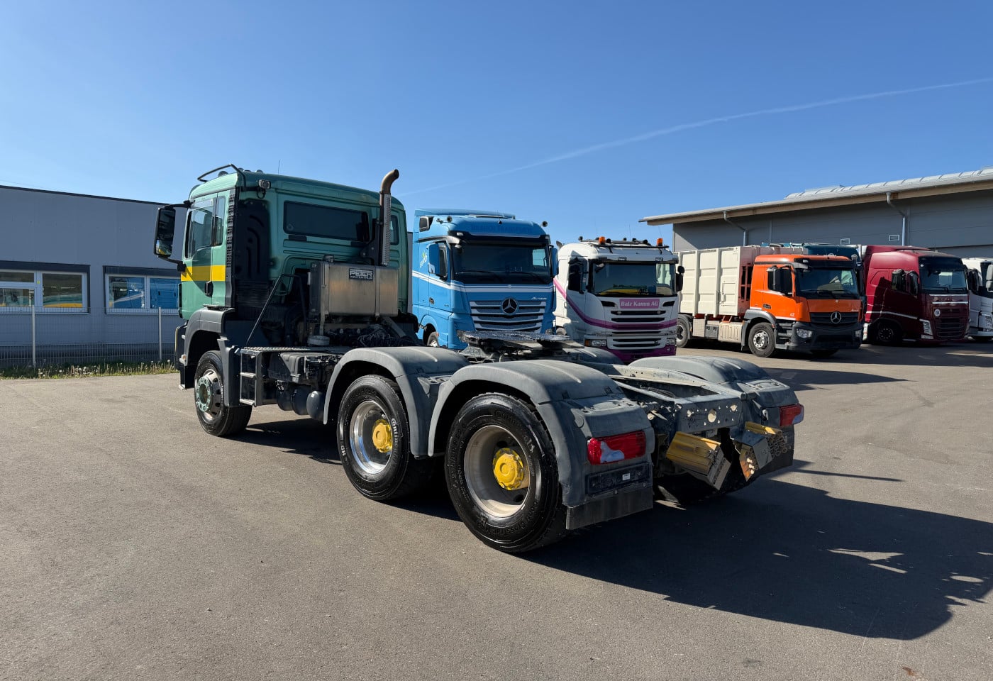 MOTO6625_2894199 vehicle image