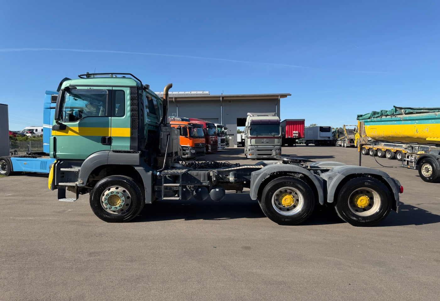 MOTO6625_2894199 vehicle image